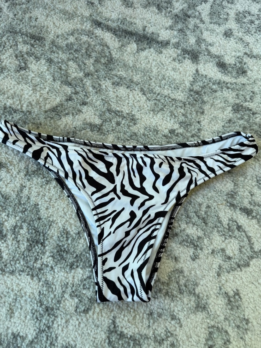 Victoria’s Secret Bathing Suit Bottom
*NEVER WORN*